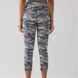 Lululemon Hi-Rise Wunder Under Crop * 21"